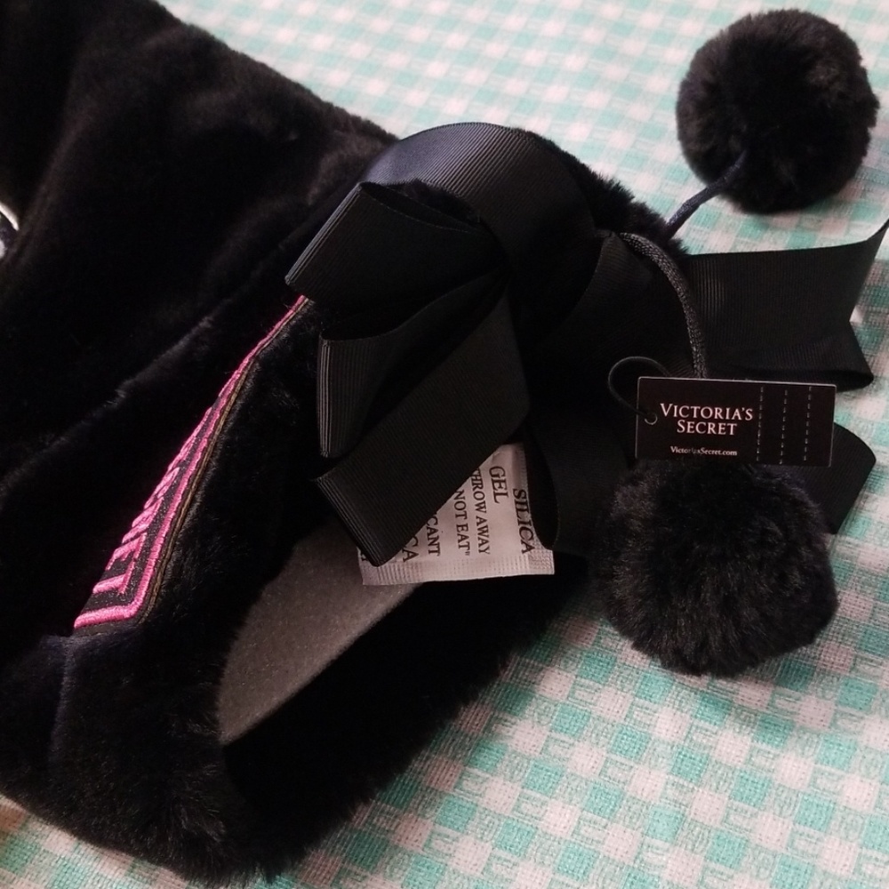 VICTORIA SECRET'S  2018 Christmas Stocking - Picture 3 of 3